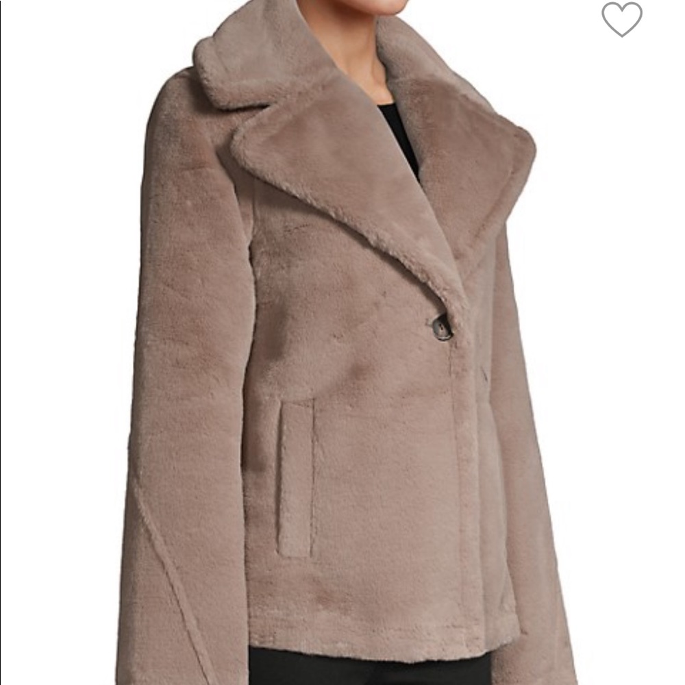 Avec les filles faux fur coat